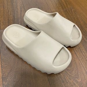 yeezy foam slides